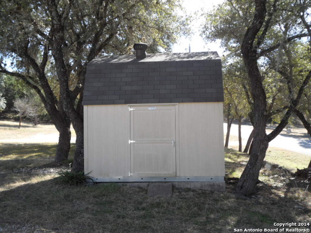 1025 WILLOW DR, Canyon Lake, TX 78133