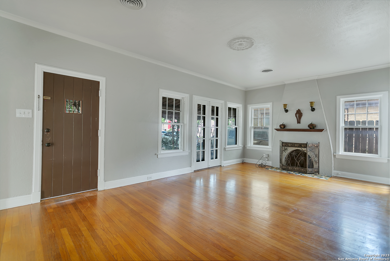 110 North Dr, San Antonio, TX 78201