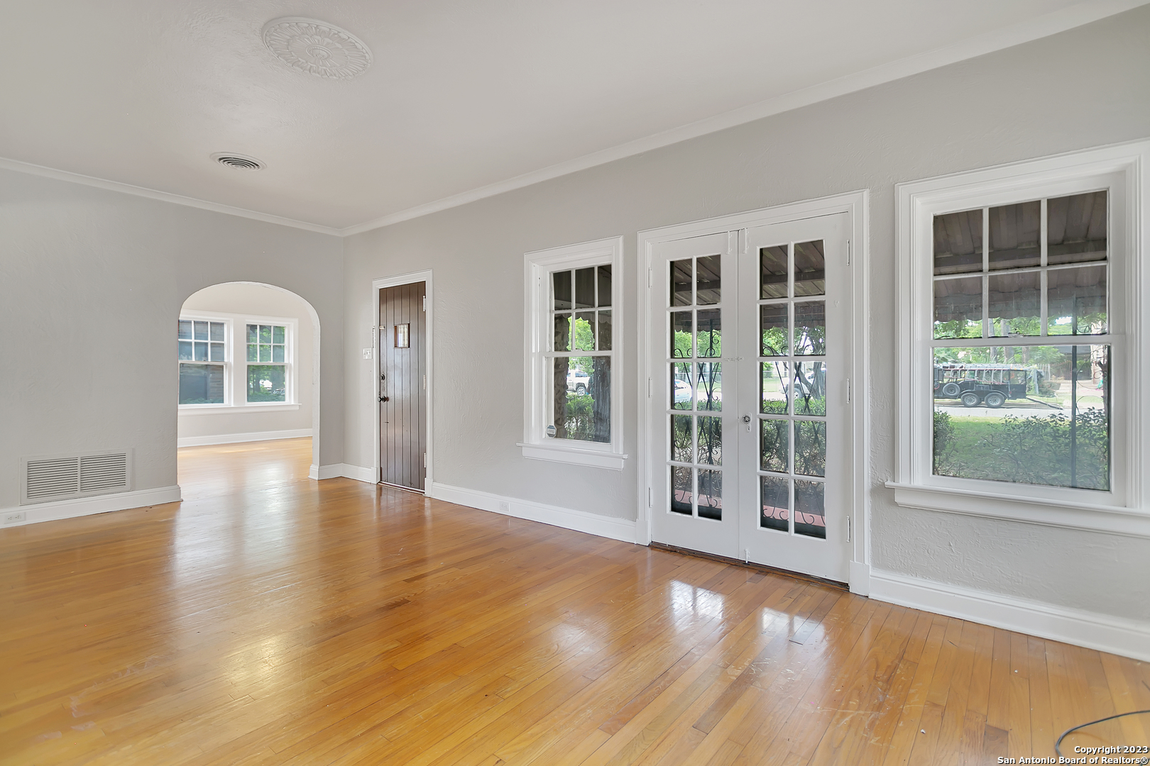 110 North Dr, San Antonio, TX 78201