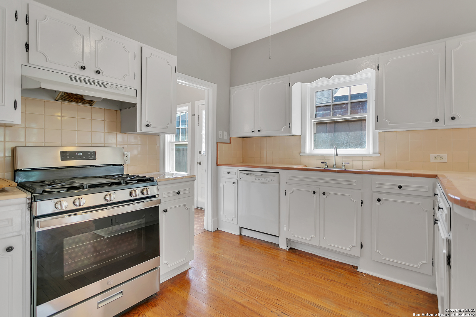 110 North Dr, San Antonio, TX 78201