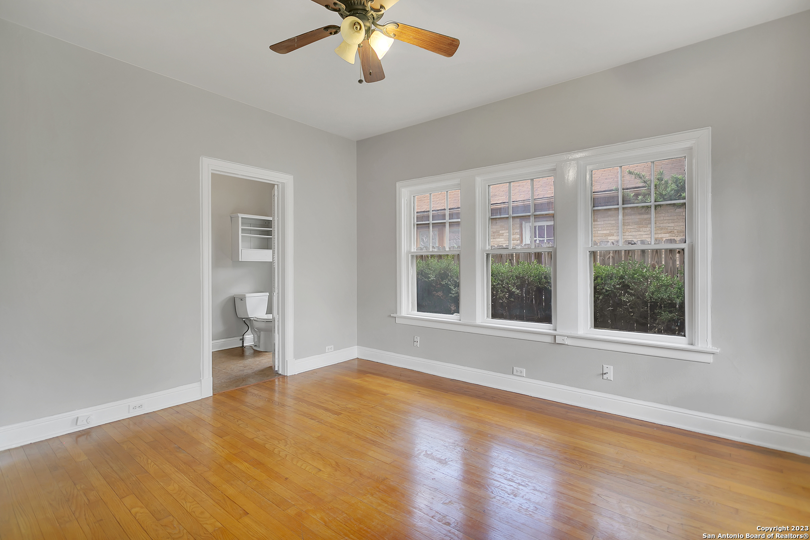 110 North Dr, San Antonio, TX 78201