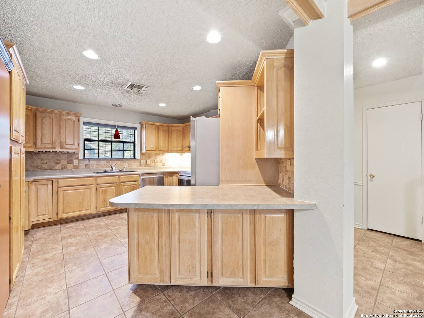 6302 SCRUB JAY, San Antonio, TX 78240