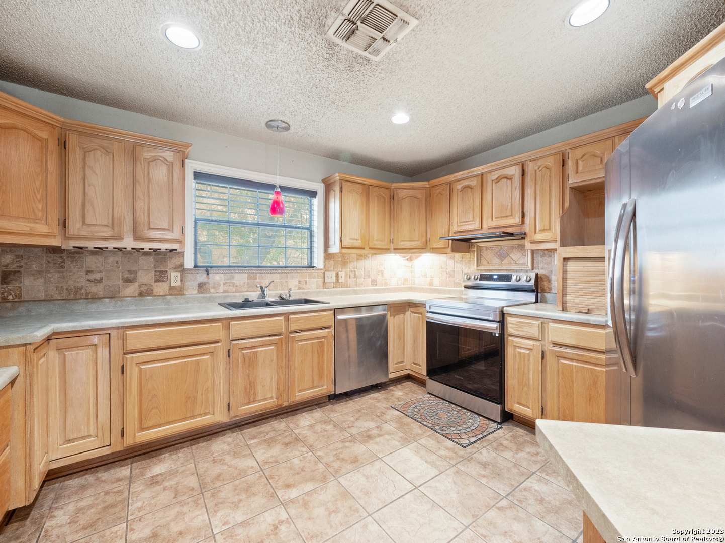 6302 SCRUB JAY, San Antonio, TX 78240