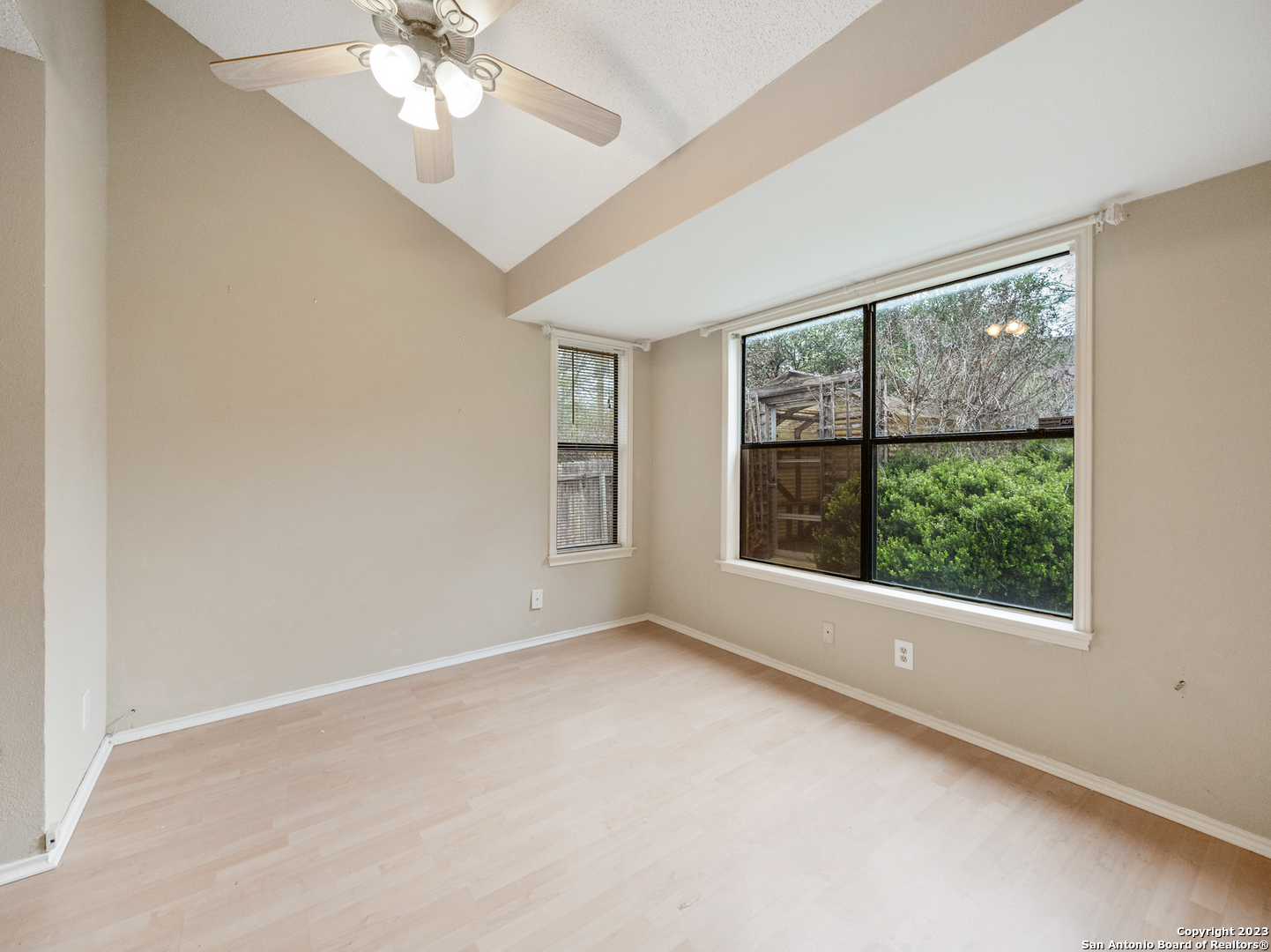 6302 SCRUB JAY, San Antonio, TX 78240