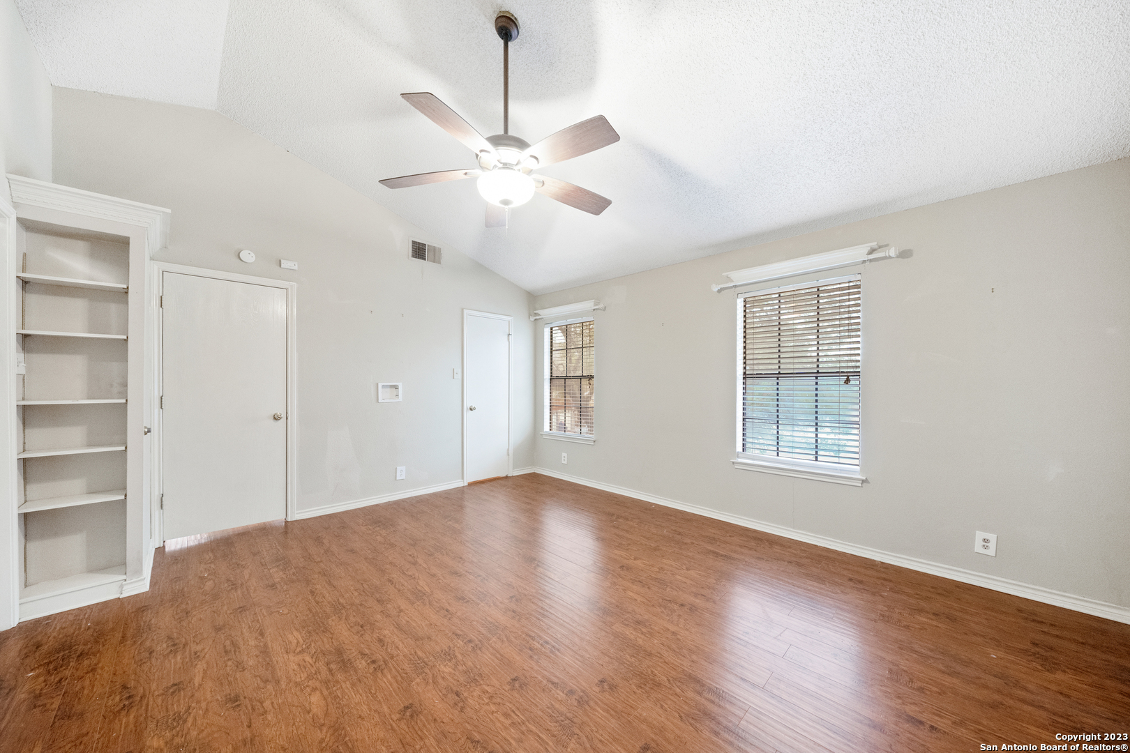 6302 SCRUB JAY, San Antonio, TX 78240