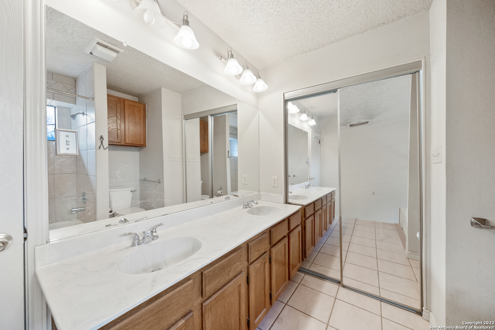 6302 SCRUB JAY, San Antonio, TX 78240