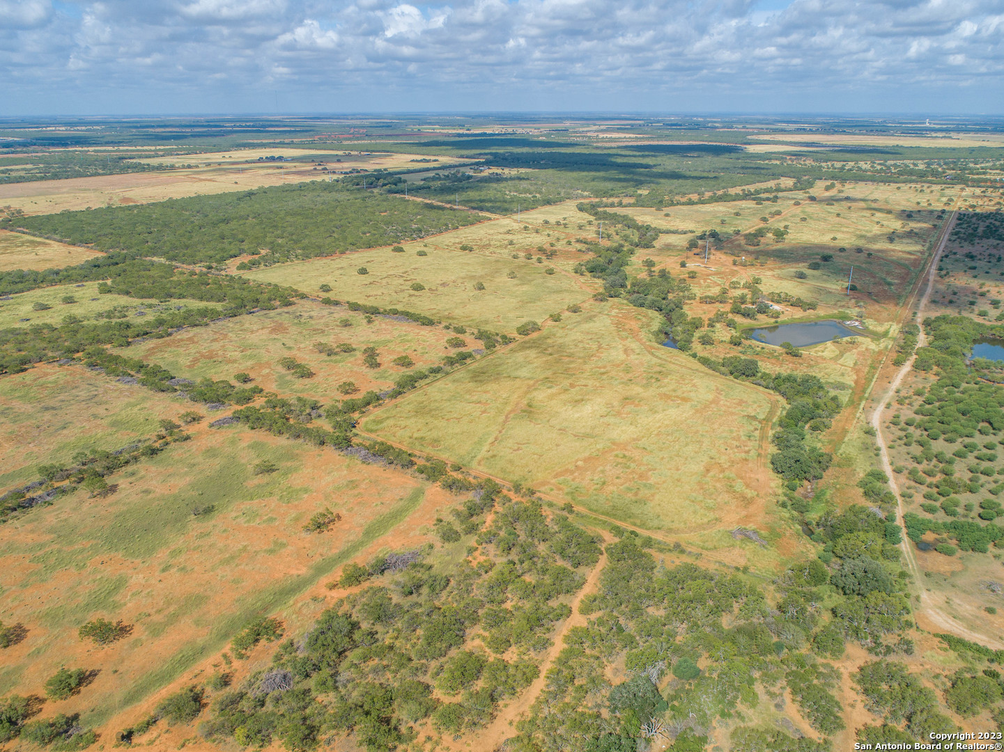 546 PR Goose Creek Ln, Jourdanton, TX 78026