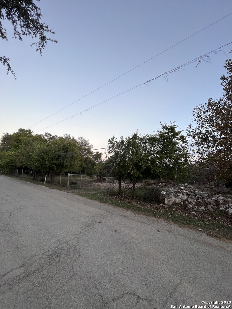 1105 Montview St, Canyon Lake, TX 78133