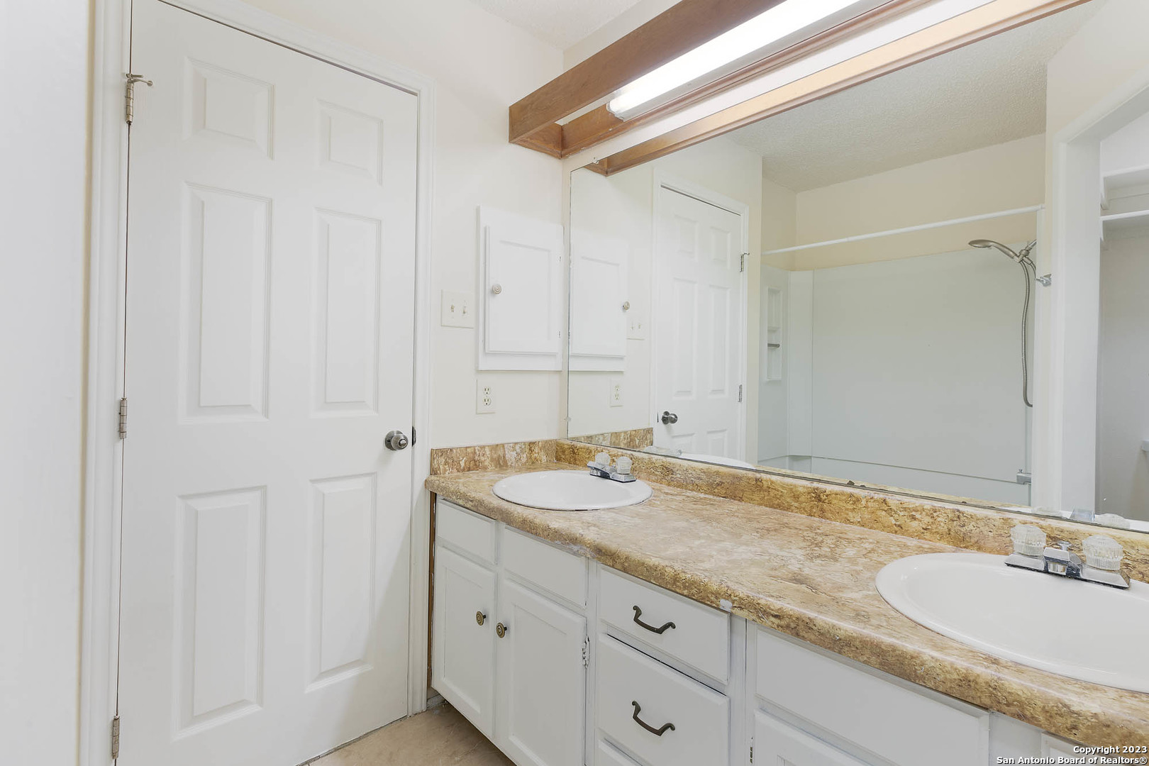 326 W BYRD BLVD, #1, Universal City, TX 78148