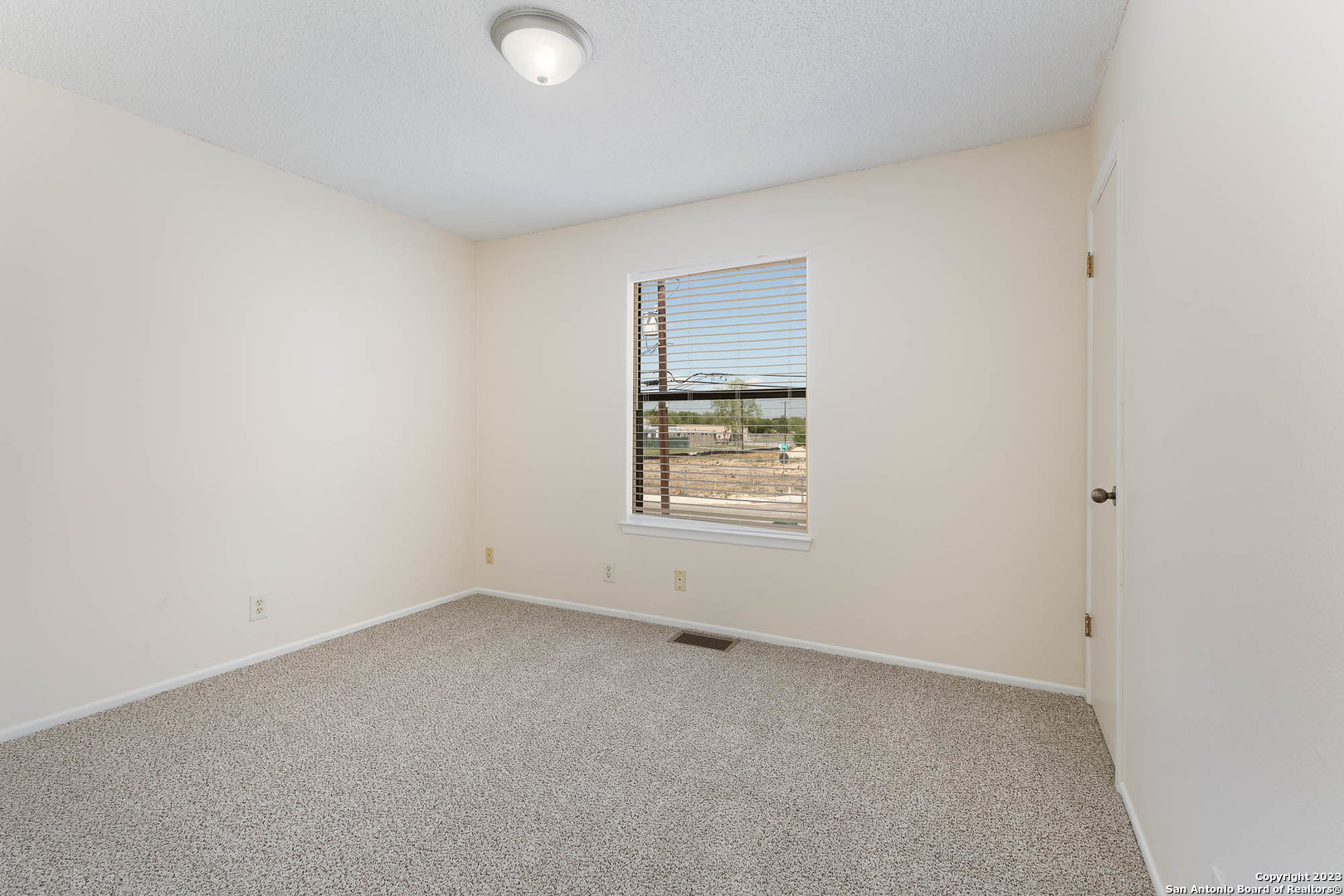 326 W BYRD BLVD, #1, Universal City, TX 78148