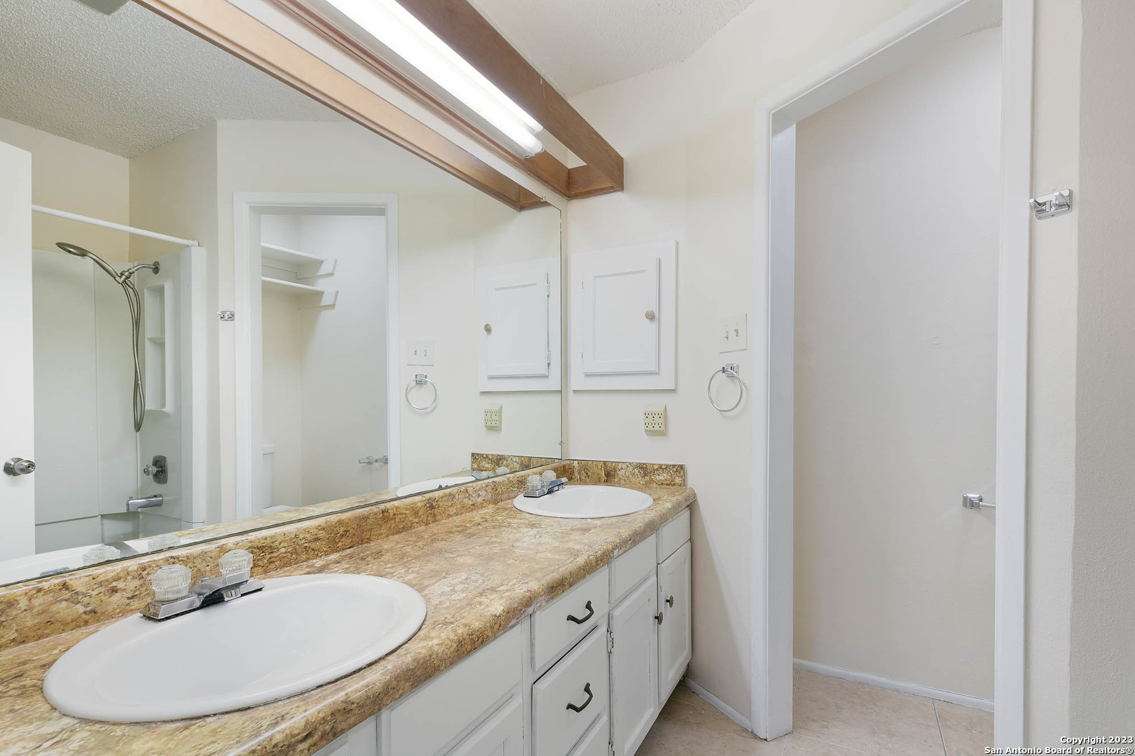 326 W BYRD BLVD, #1, Universal City, TX 78148