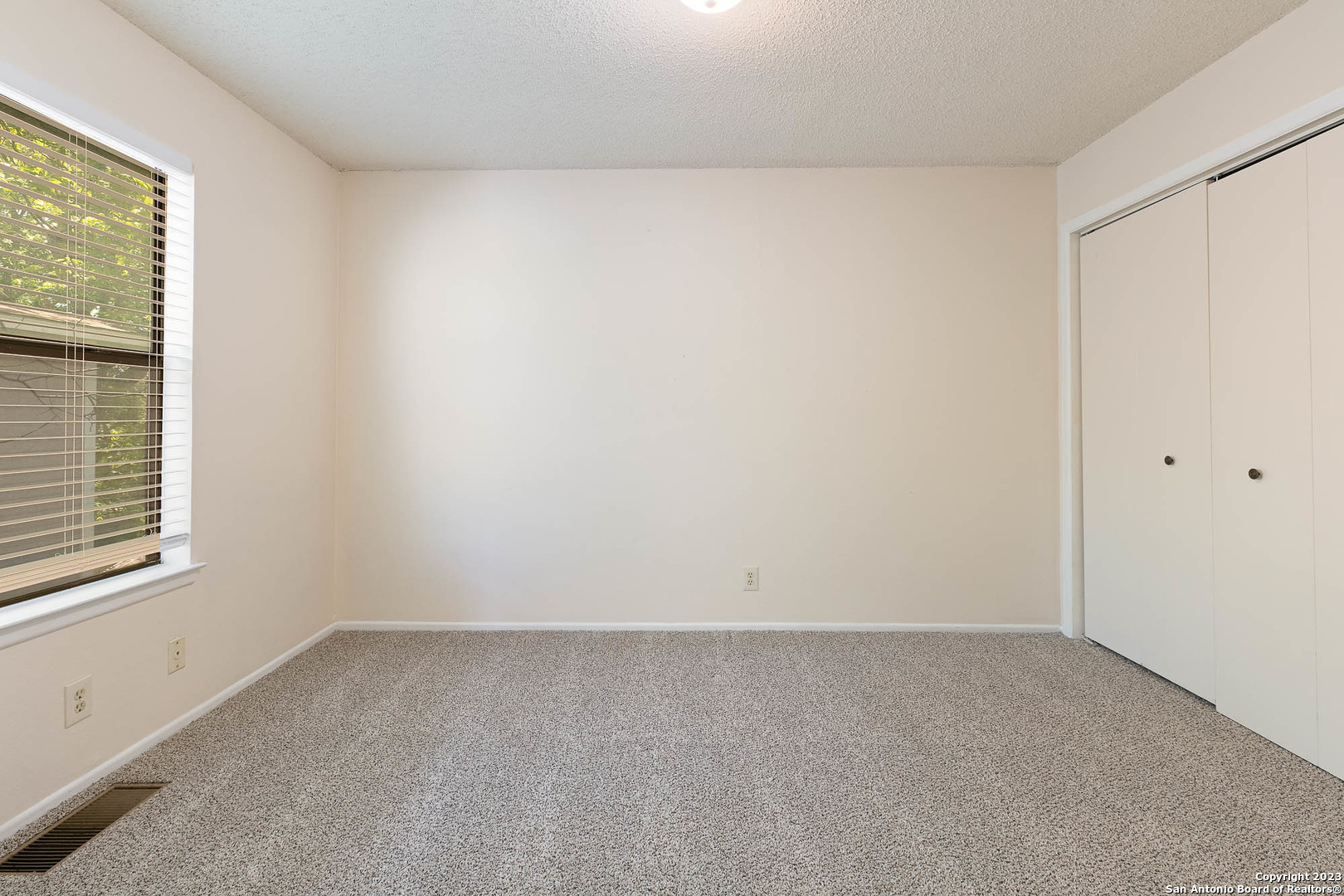 326 W BYRD BLVD, #1, Universal City, TX 78148