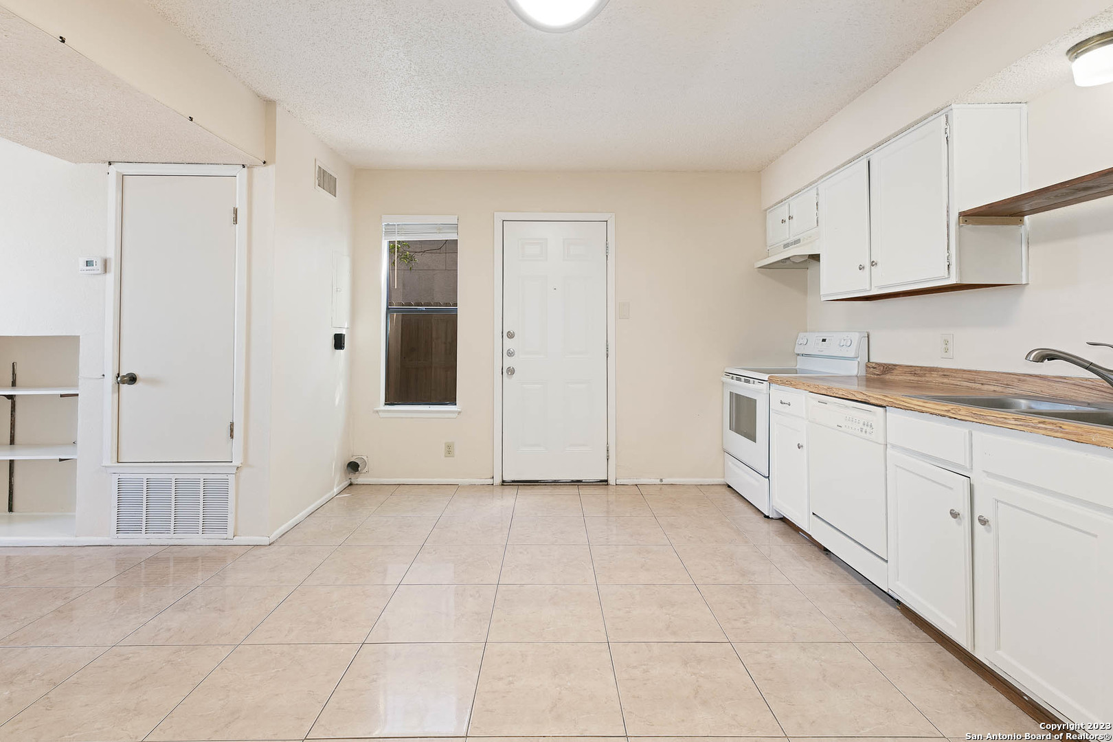 326 W BYRD BLVD, #1, Universal City, TX 78148