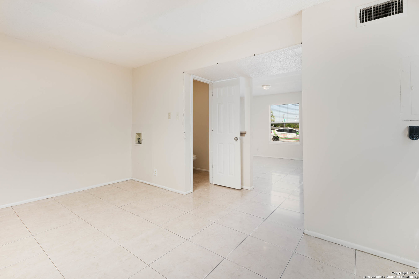 326 W BYRD BLVD, #1, Universal City, TX 78148