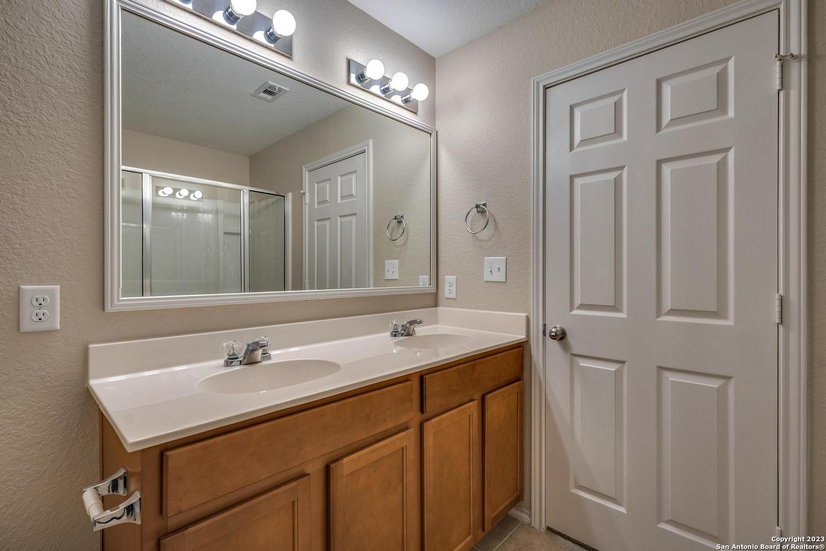 10527 NOBLE CYN, San Antonio, TX 78254