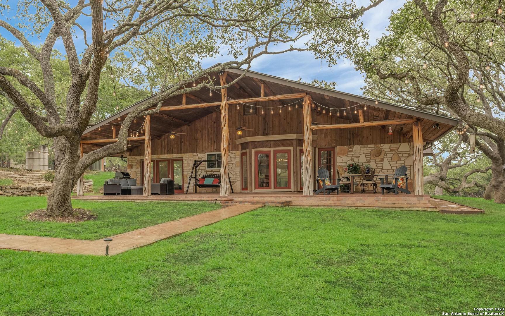 Photo of 515 Pleasant Valley Dr in Boerne, TX