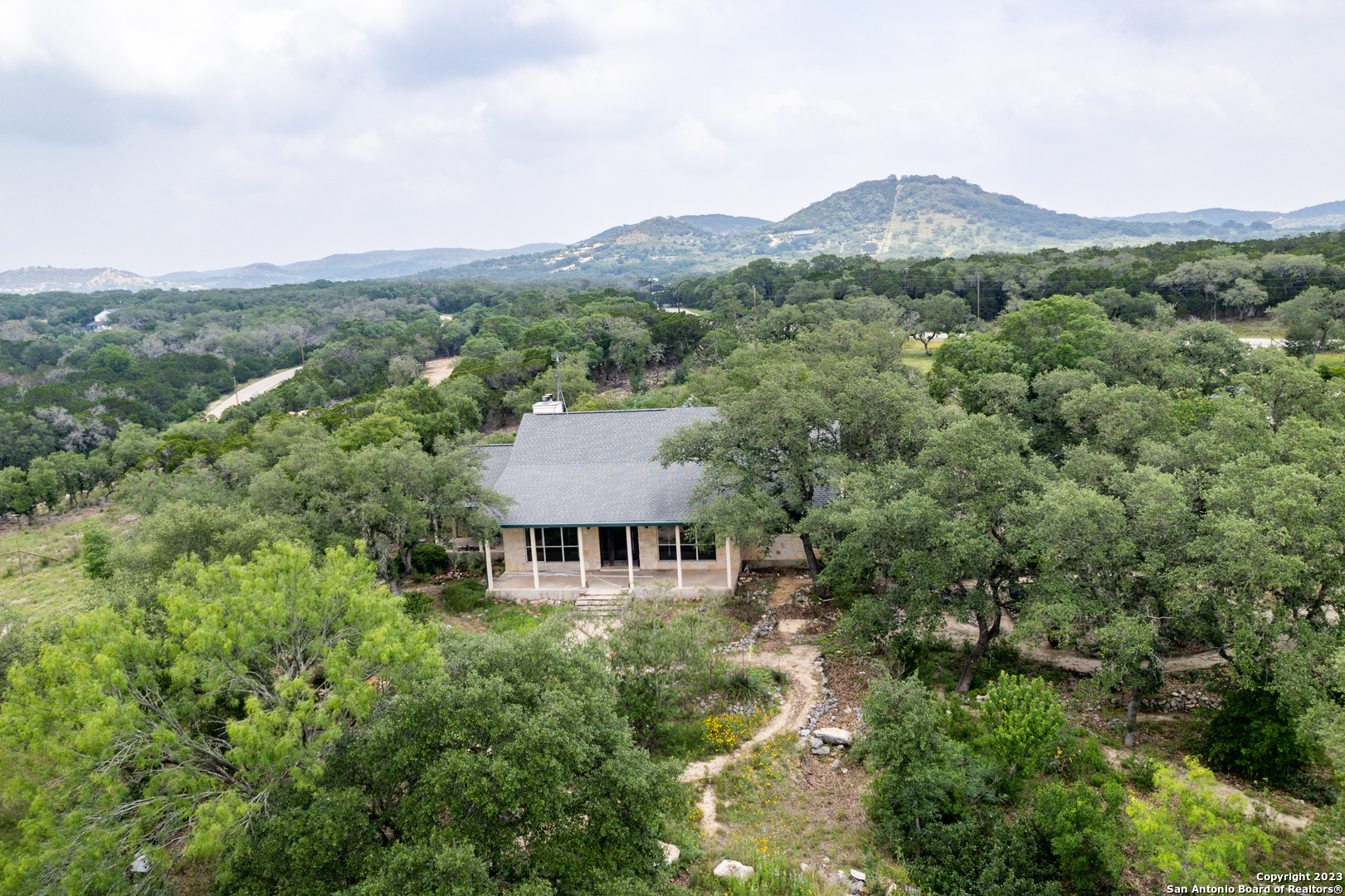 Photo of 292 Phillip Dr in Pipe Creek, TX
