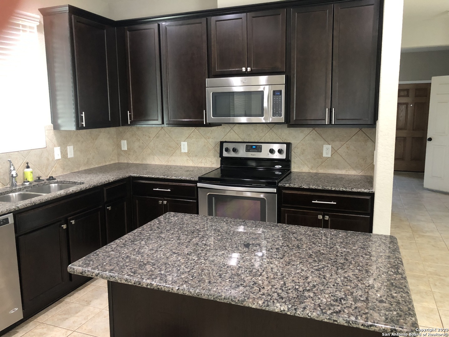 9515 Madison Creek, Converse, TX 78109