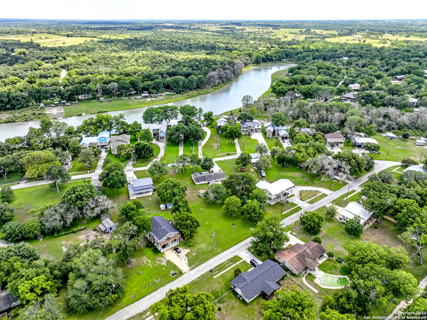 Photo of 112 Lake Forrest Dr in Seguin, TX
