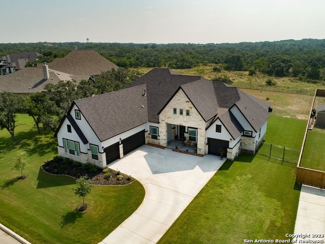 Photo of 209 Englewood Ln in Castroville, TX