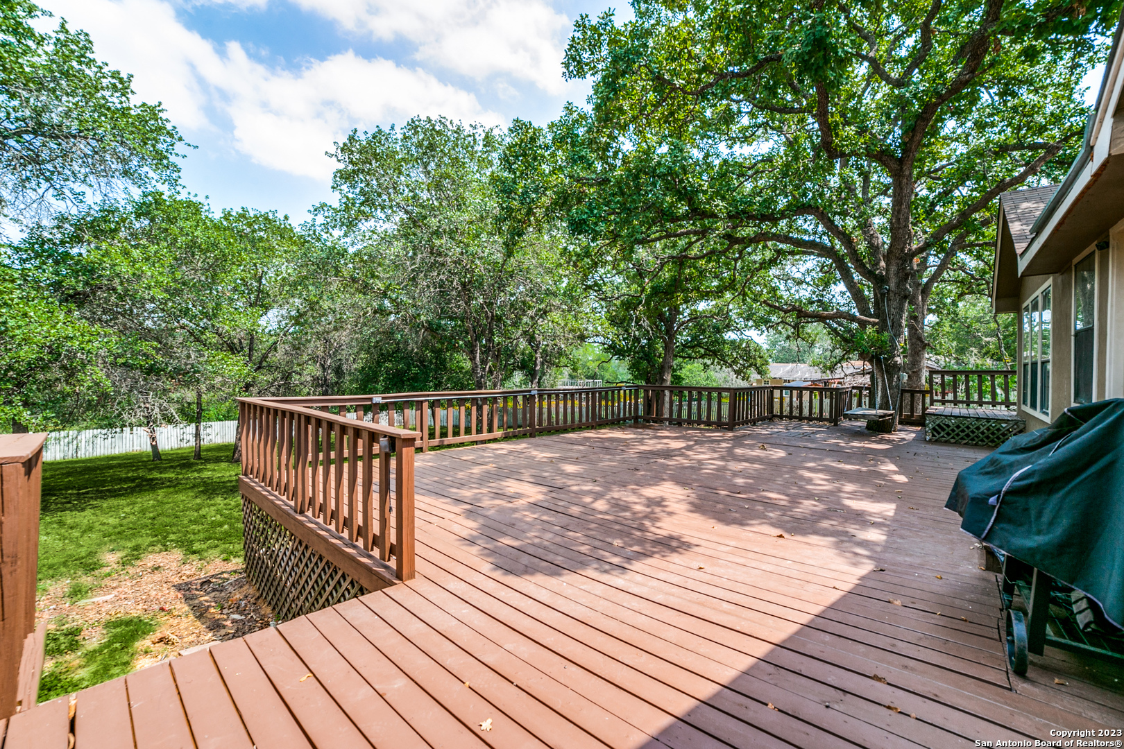 Photo of 133 Little Creek Dr in Floresville, TX