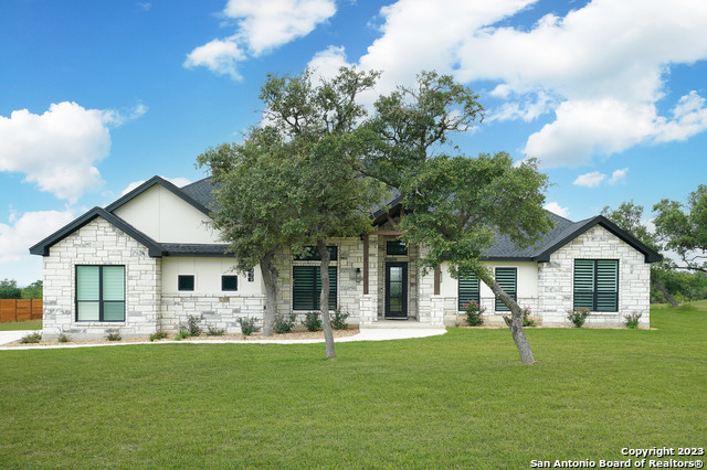 Photo of 370 James Wy in Castroville, TX