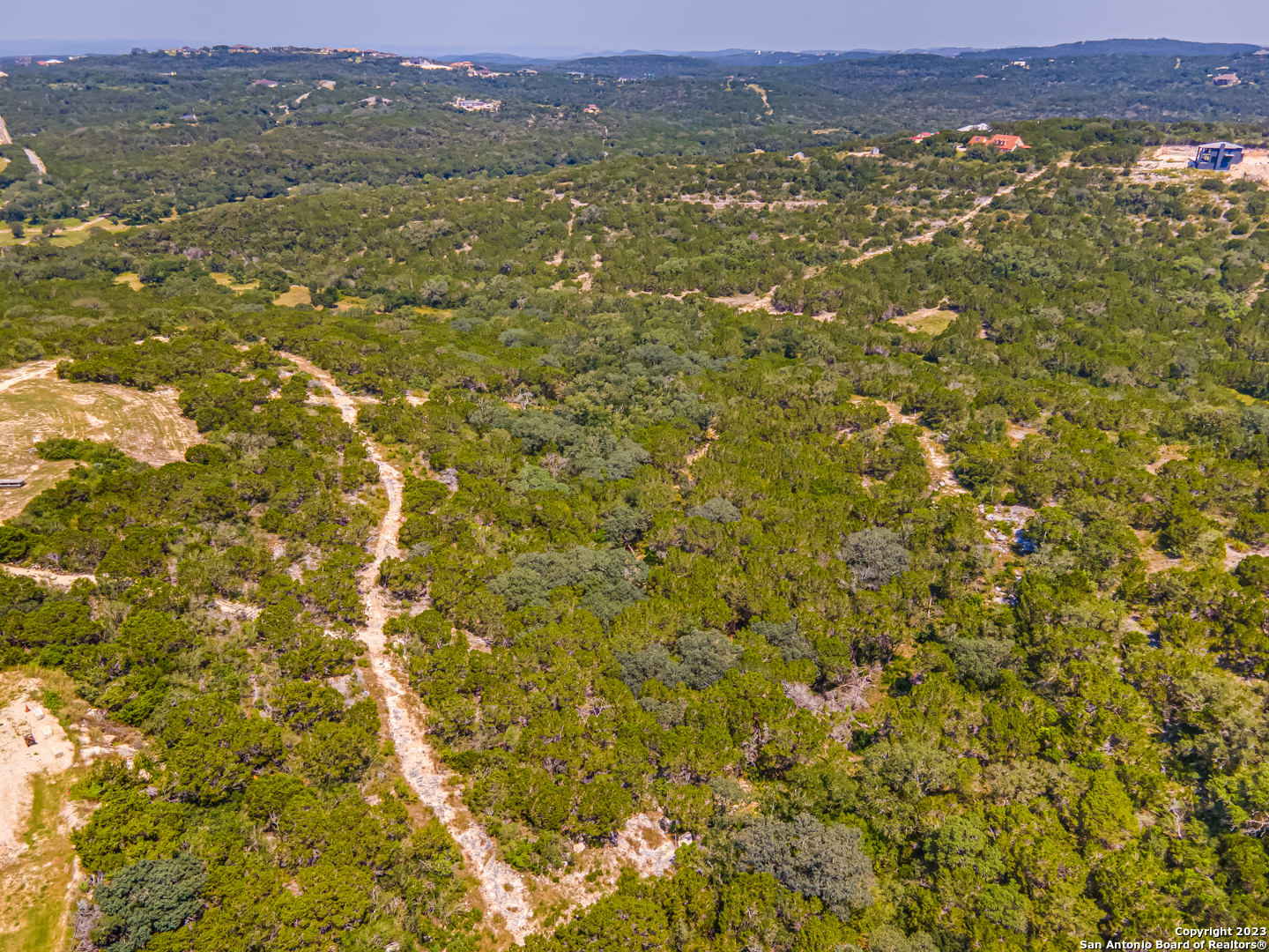 Photo of 219 County Rd 2741 in Mico, TX