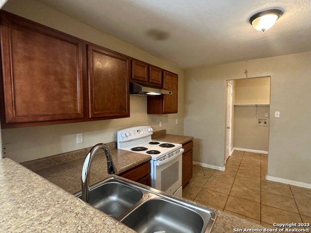 8411 Jaclyn Park, San Antonio, TX 78250