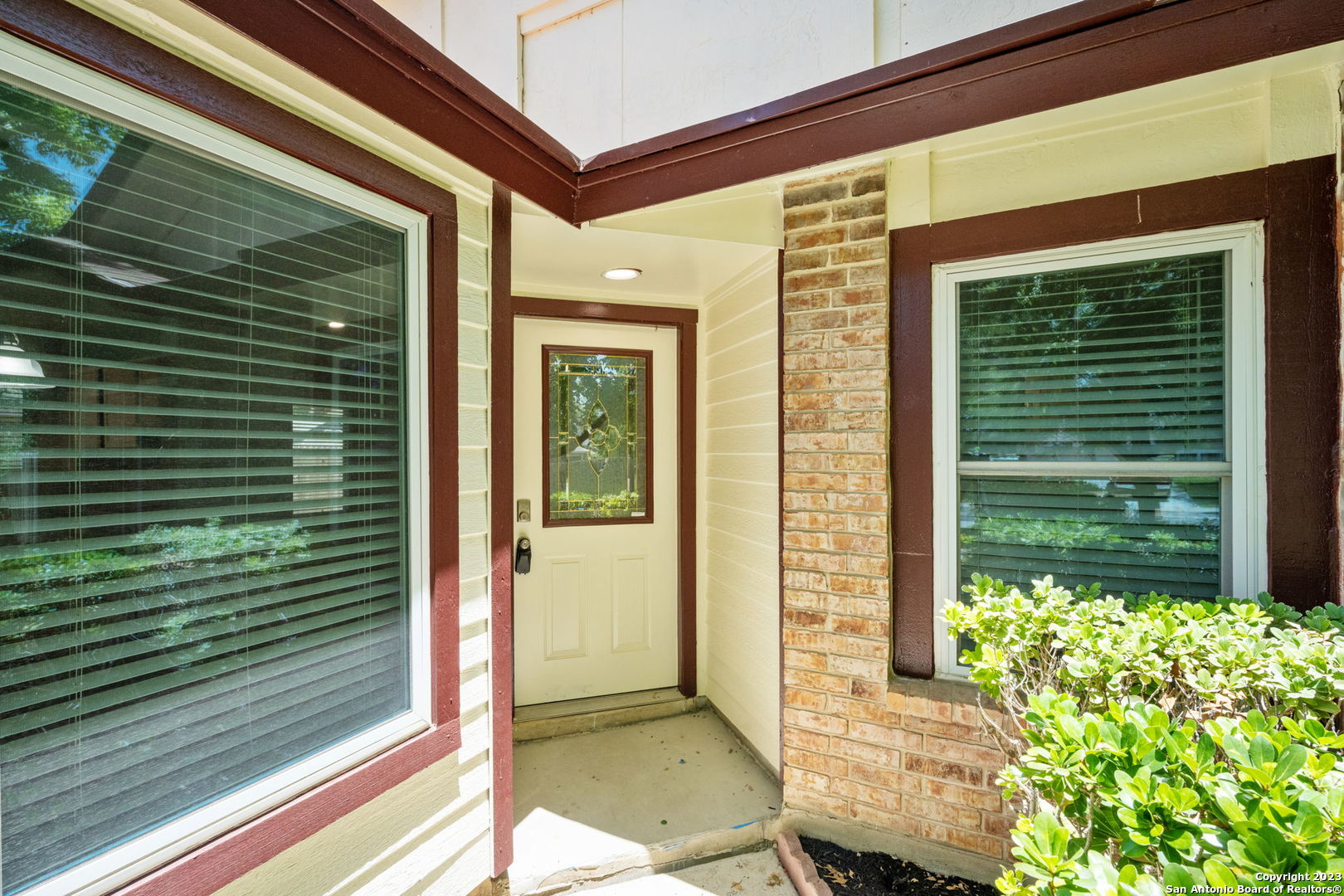 9403 Valley Way Dr, San Antonio, TX 78250