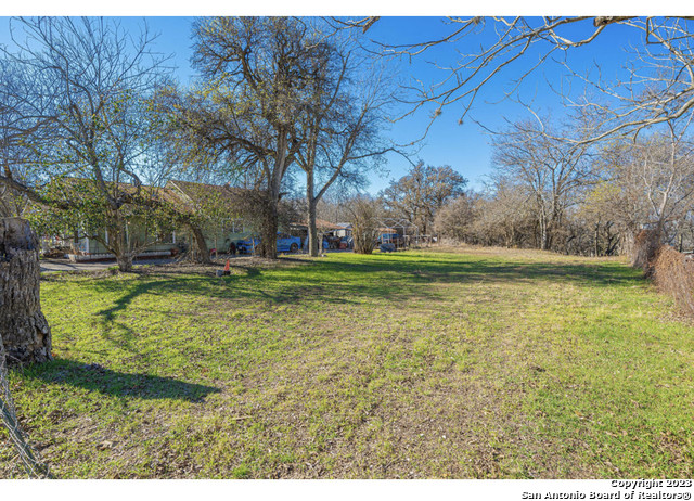 Photo of 643 North St in New Braunfels, TX