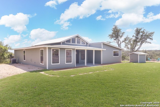 Photo of 693 Snake Rd in Pipe Creek, TX