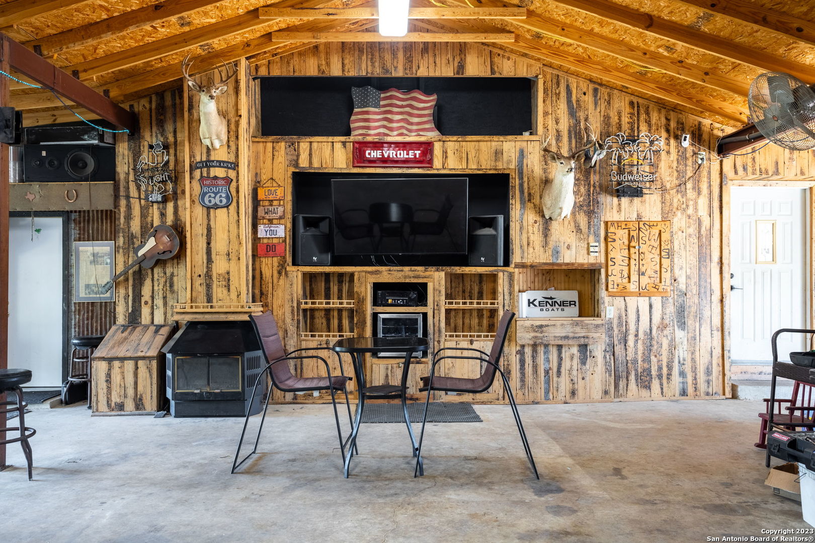 Photo of 8420 FM-2790 W in Somerset, TX