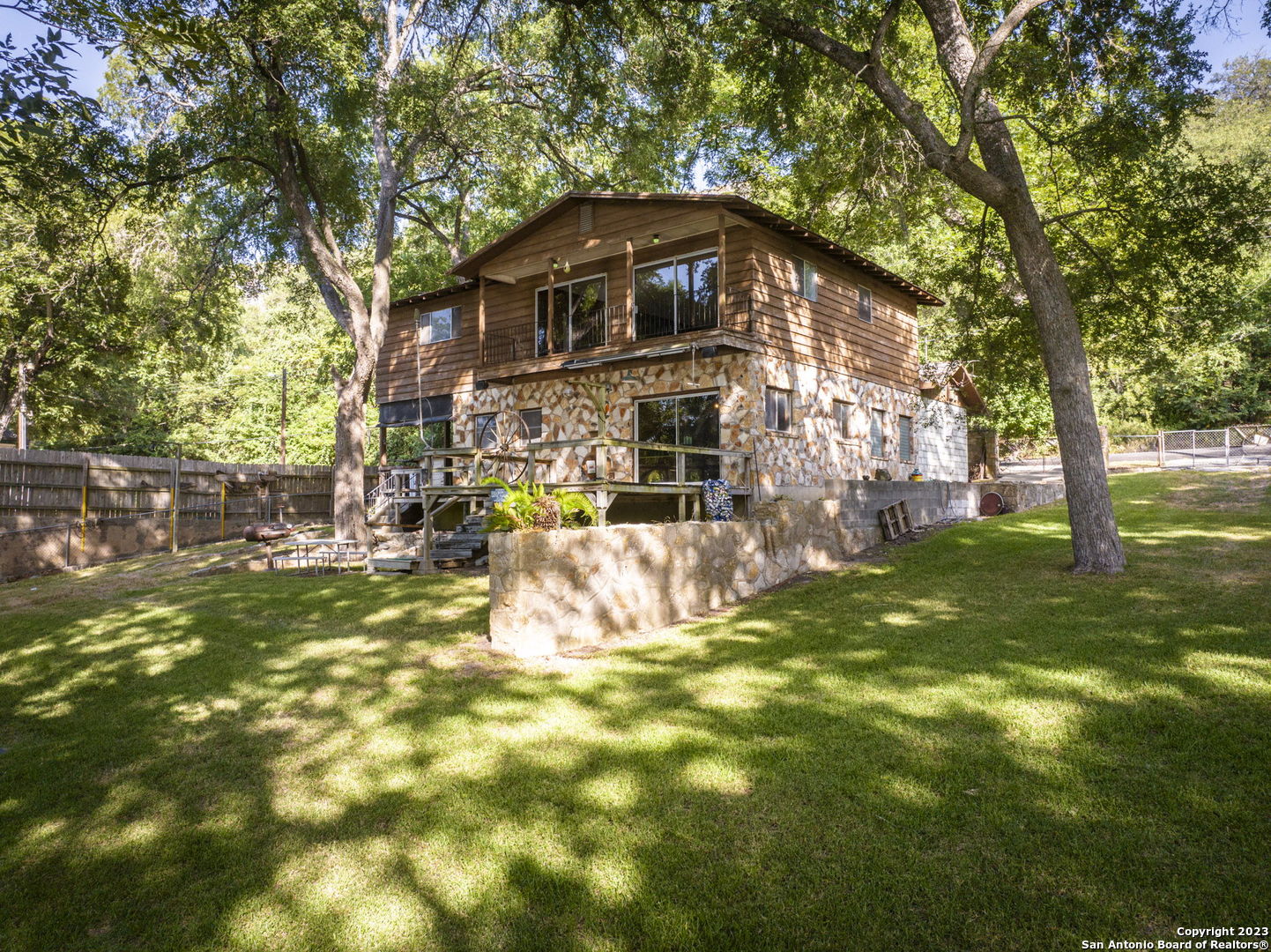 Photo of 6836 River Rd in New Braunfels, TX