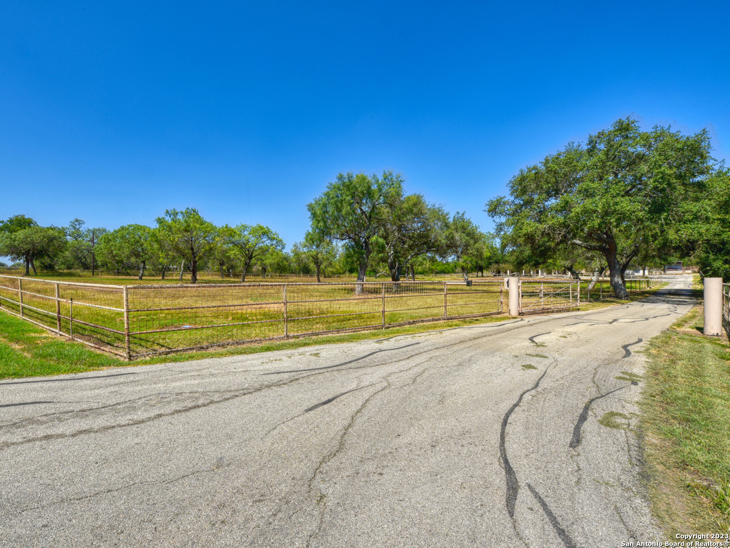 Photo of 187 Oak Park Rd in Adkins, TX